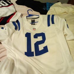 Sports Jerseys And Jackets 