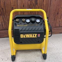 Dewalt 2.5 Gallon Air Compressor 