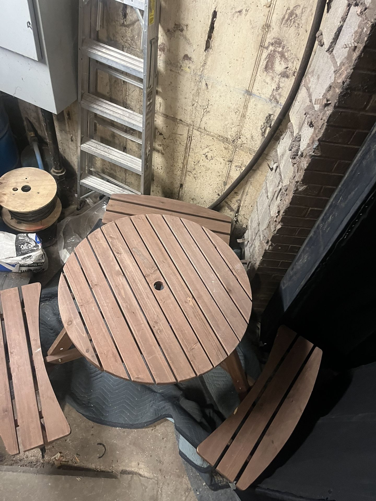 Furniture Tables