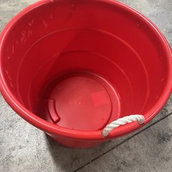 Like New Red 18 Gallon Rope Handle Storage Tub