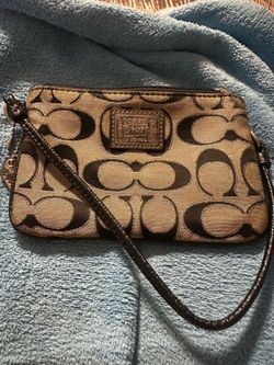 Coach poppy wristlet