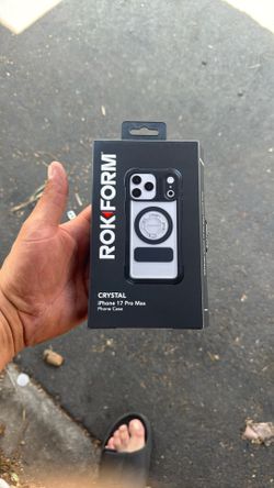 Rokform 17 pro max crystal