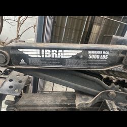 RV trailer stabilizer leveling scissor jacks 