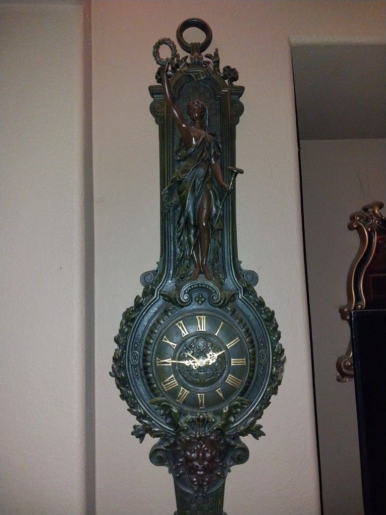 Antique vintage.wall Clock