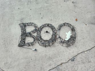 Metal and straw Halloween BOO that lights up with LED lights
42"X 18" X 3"