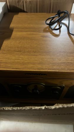 Vinyl record player