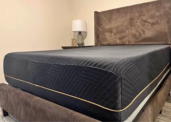 14in Memory foam Queen mattress