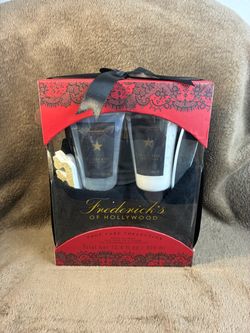 Frederick's of Hollywood Holiday Pedicure Foot Care Collection
