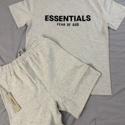 Essentials Fear of God short & t shirt !!