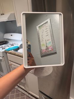 iHome Light up make up mirror with speaker