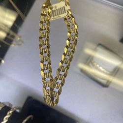 MENS GOLD CUBAN LINK BRACELET 