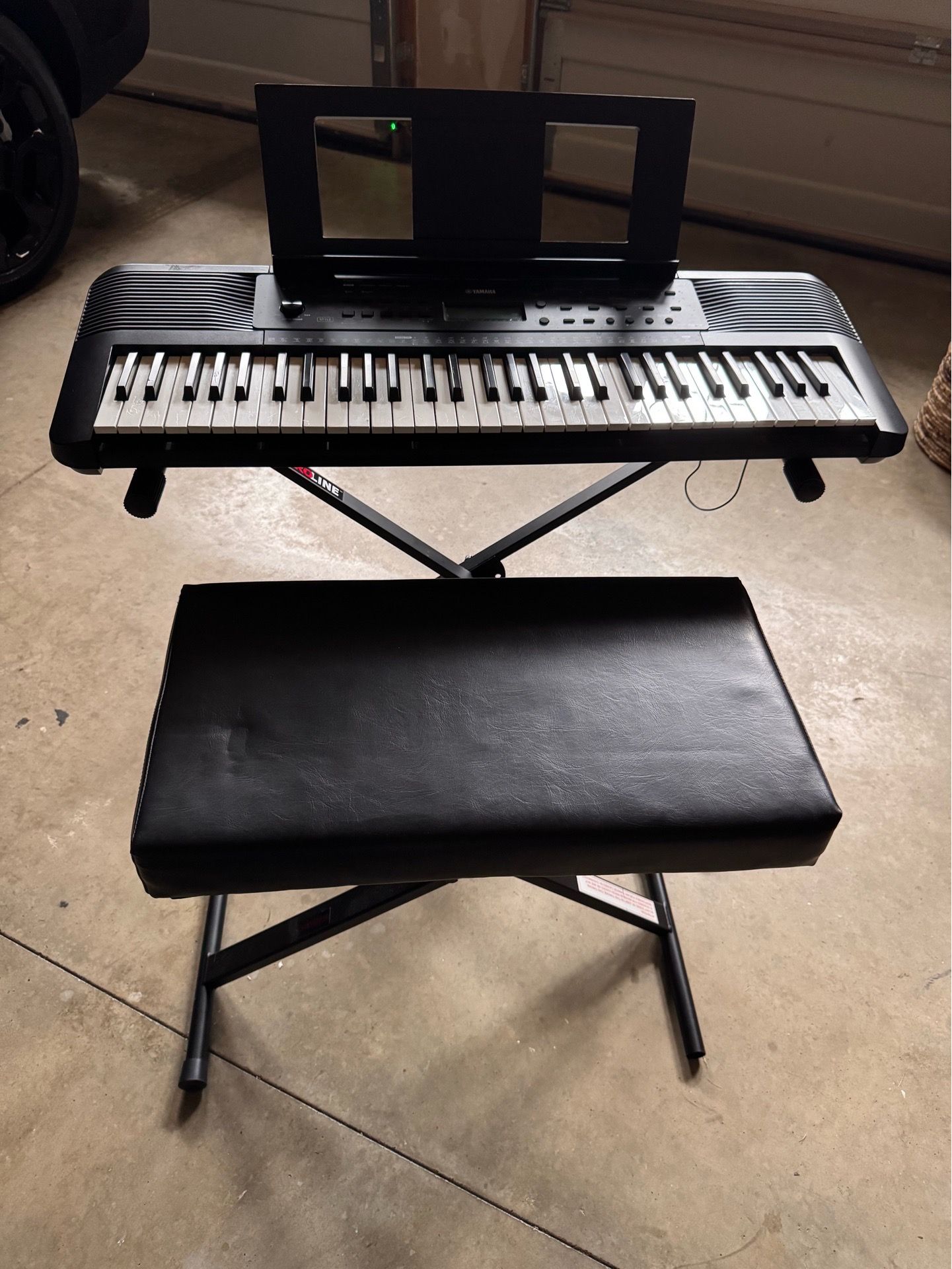 Yamaha 61-Key Keyboard Essentials Package