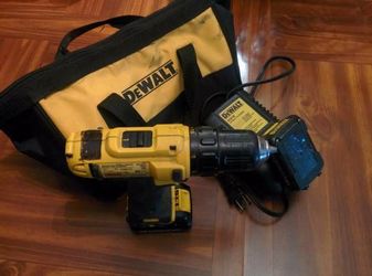 DEWALT DCD710 12V CORDLESS LITHIUM-ION DRILL W/ 2 BATT & CHARGER
