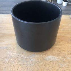 The Eight Cylinder Matte Black Pot 