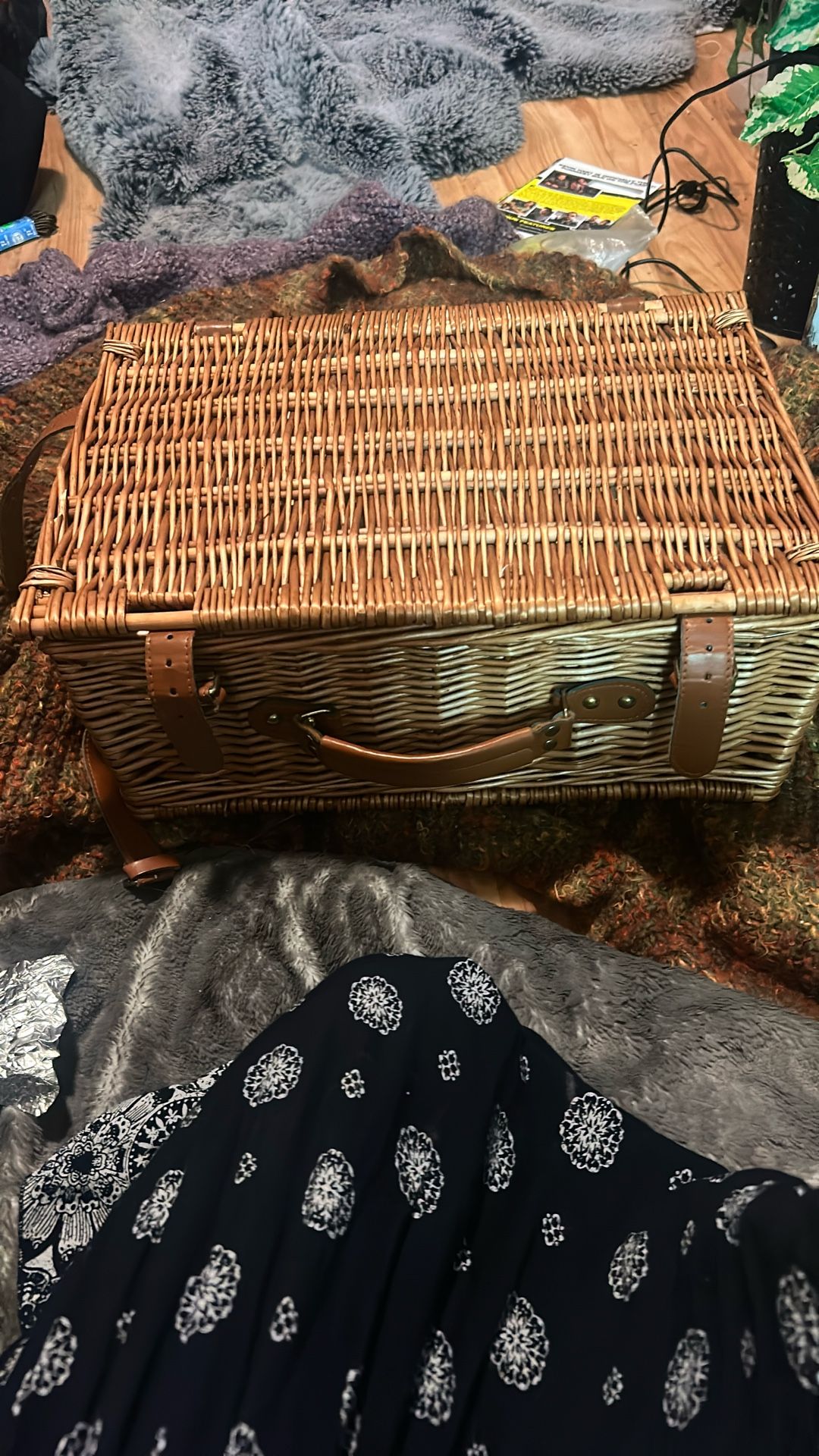 Happy Picnic Basket In Brand New Condition