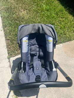 Doona Infant Toddler Carseat & Stroller Combo w/base