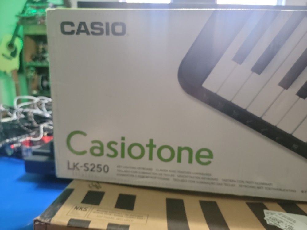 Casio Casiotone LK-S250 61 Key Electric Piano