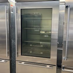 SUB ZERO 36”WIDE BUILT IN STAINLESS STEEL GLASS VIEW BOTTOM FREEZER 