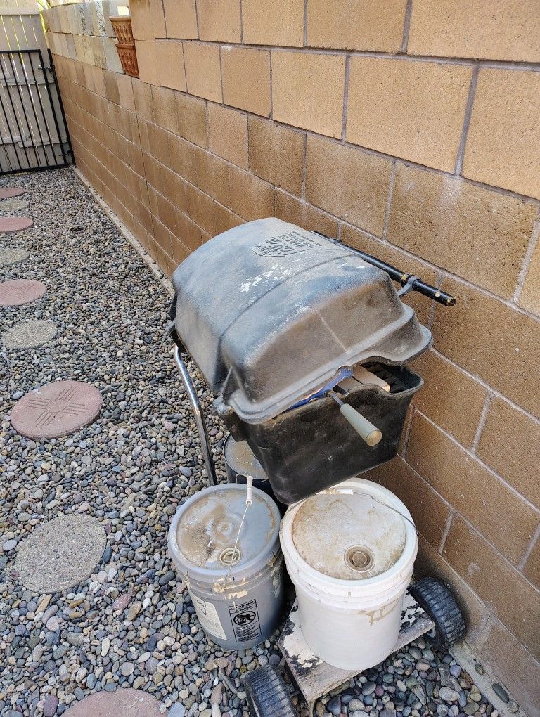 Old Fashion Castiron BBQ Grill $10