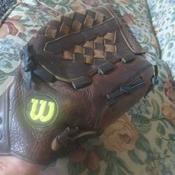 Wilson 13.5 Softball Glove