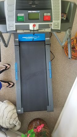 Proform xp crosswalk 580 treadmill for Sale in Bonney Lake WA OfferUp
