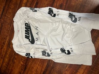 Boys Nike shirt / youth large / back to school