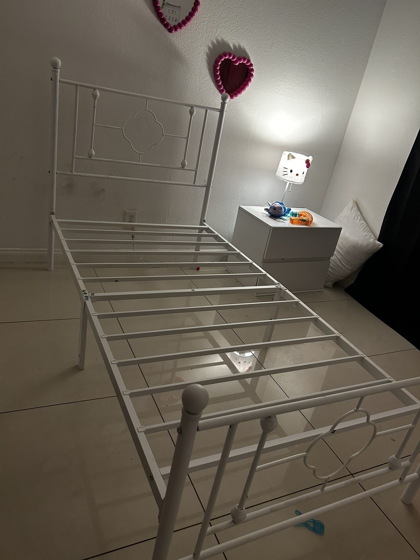 Twin Bed 