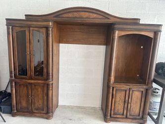 Entertainment center