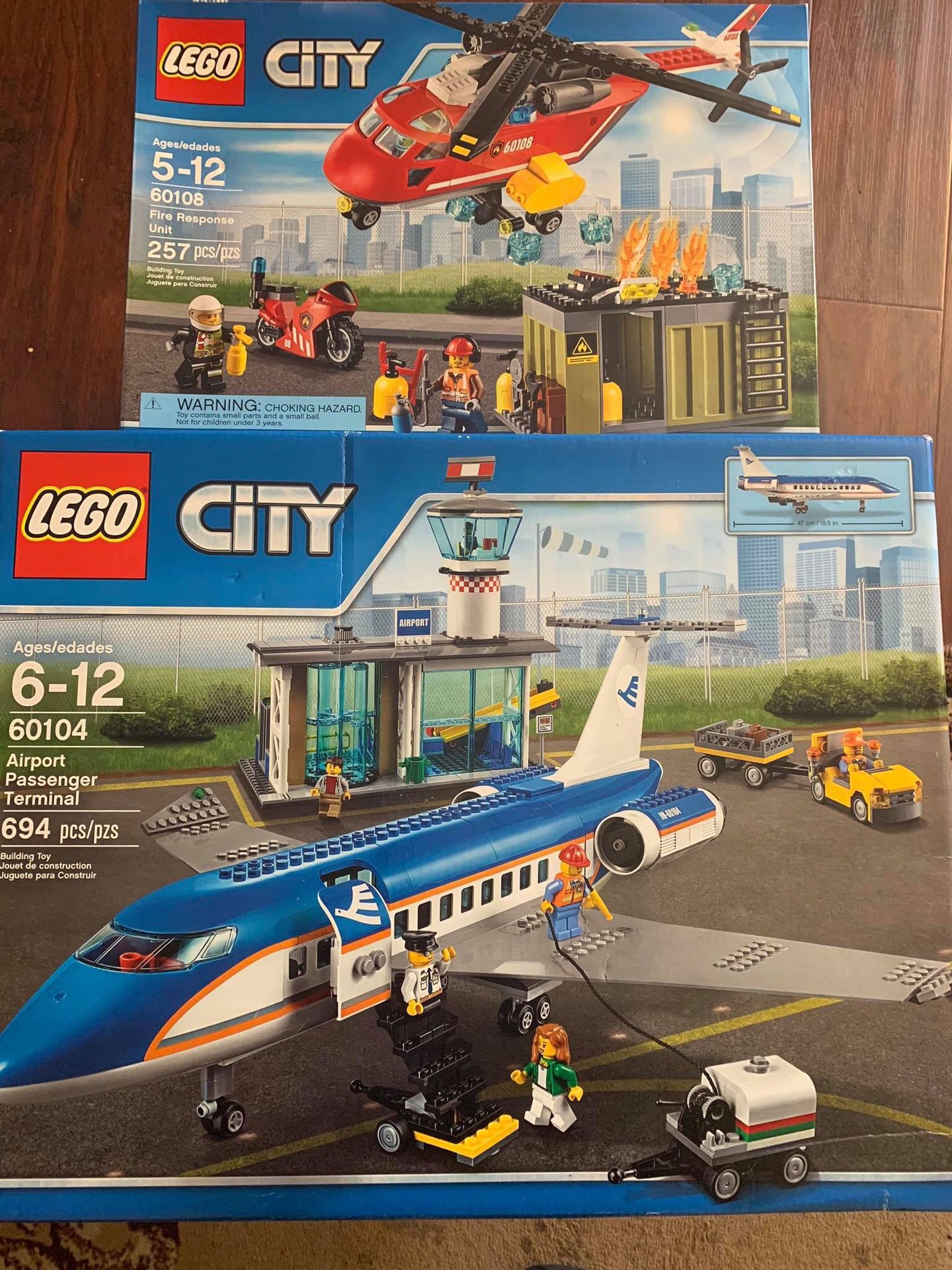 Lego City 60104 & 60108 Airport passenger terminal & Fire response unit Sale in West Sacramento, CA - OfferUp