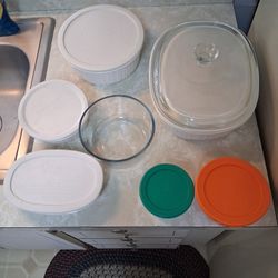 14 Piece Corningware and Pyrex Set
