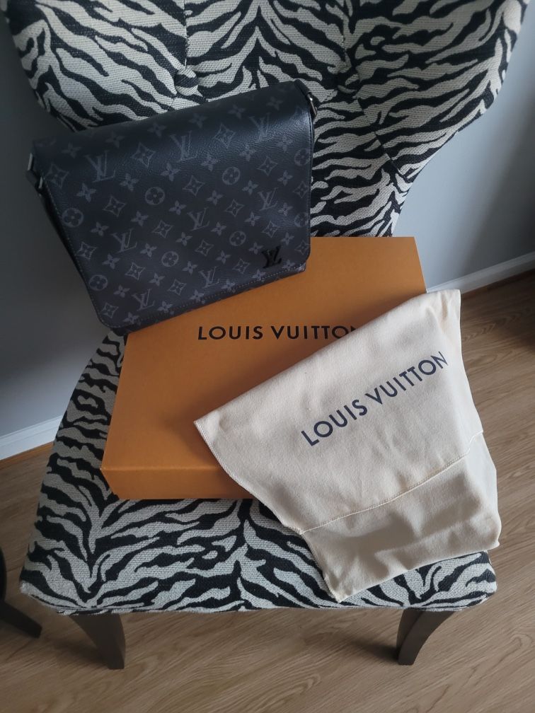 Brand New Louis Vuitton District Pm Messenger Bag With Receipt