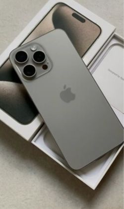 iPhone 15 pro max 256 GB Natural Titanium