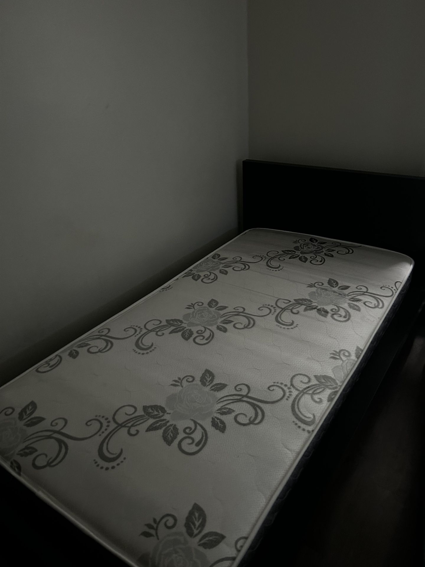 MATTRESS AND BED FRAME