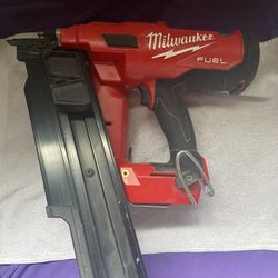 Milwaukee M18 FUEL 21° Framing Nailer 