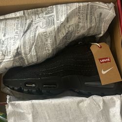 Levi’s Nike Air Max Size 9.5