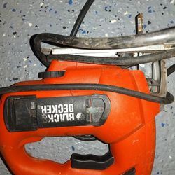 Black N Decker Saw