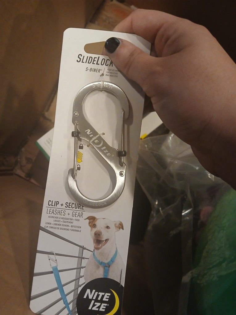 Nite Ize SlideLock Pet S-Biner, Stainless Steel Locking Carabiner for Leash and Gear