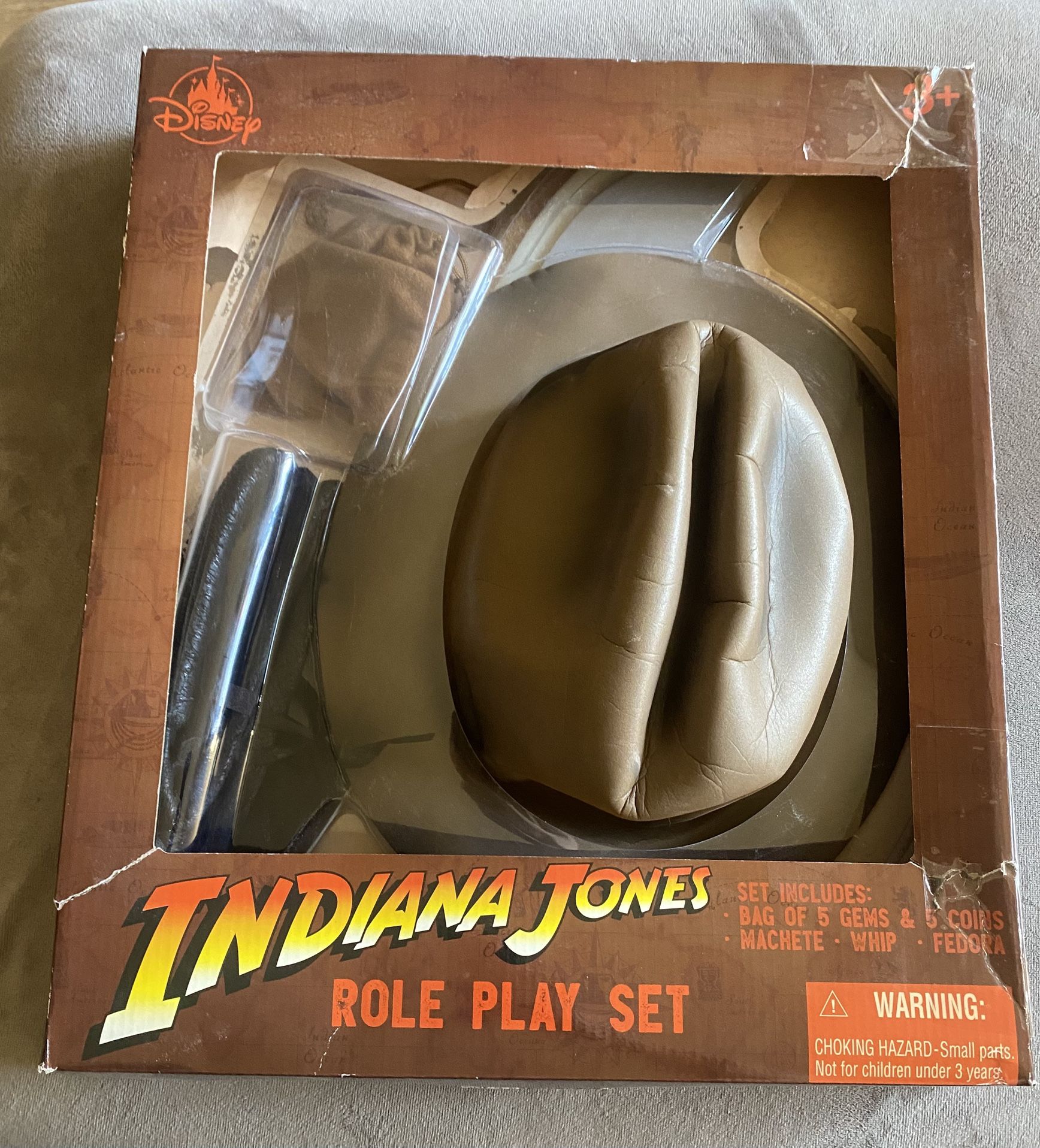 INDIANA JONES ROLE PLAY SET DISNEY HAT WHIP MACHETE COINS & JEWELS