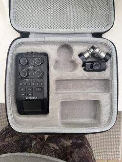 Zoom H6 Recording Device + Carrying case