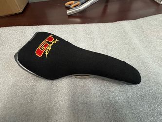 GT Speed Series neoprene seat