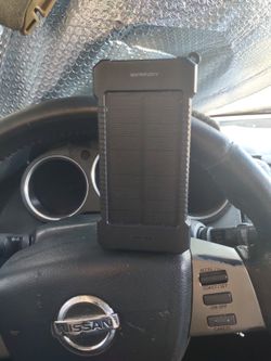 MERKURY PORTABLE SOLAR CHARGER