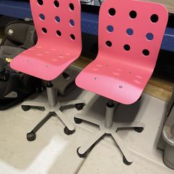 Kids Adjustable Desk, Chairs, And Toy Chest