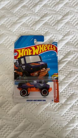Mercedes Benz Unimog 1300L Truckin' Along Hot Wheels
