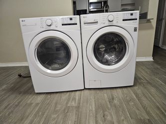 LG Matching Front Load Washer & Electric Dryer Set - Works Perfectly!