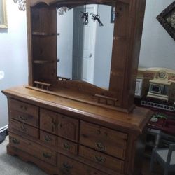 Beautiful all wood Dresser w mirror 