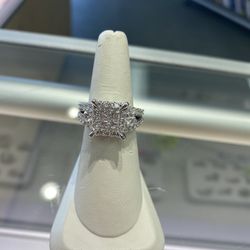 Beautiful Diamond Ring 