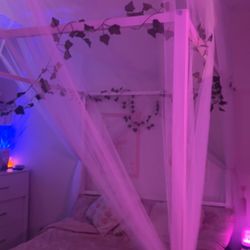 White Metal Canopy Bed 