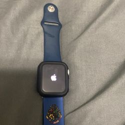 Apple Watch SE 40mm. Price Negotiable.