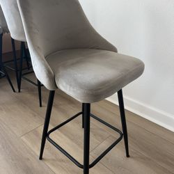 Set Of 4 Grey and Black Counter Stools