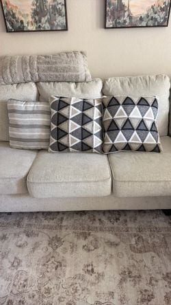 Free Pillows